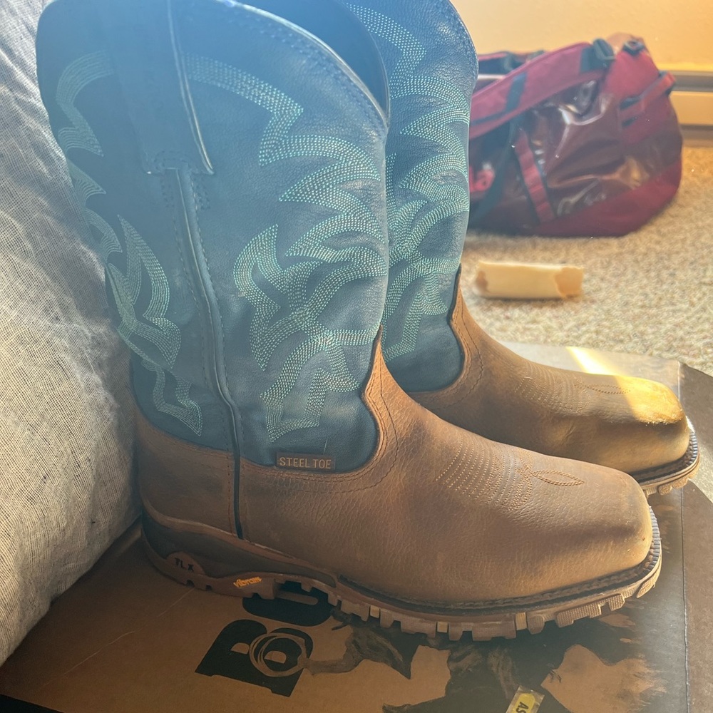Tony Lama Steel Toe Work Boots size 9.5EE, so wide, slip resistant.